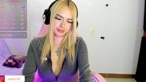 Snapshot of emma_cute11 chatting on 04/01/26, 09:34 Emma online show from 04/01/26, 09:34