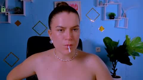 emma_dark_ online show from 07/12/26, 09:22
