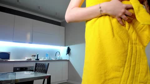 Emma online show from 12/22/24, 10:49