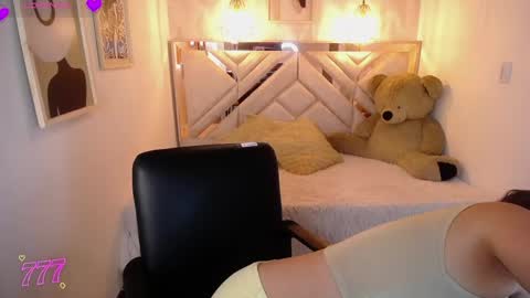 Snapshot of emma_garciaa_ chatting on 05/02/26, 03:33 emma online show from 05/02/26, 03:33