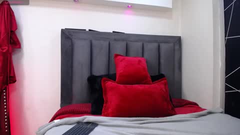 Emma 3 online show from 09/16/25, 08:21