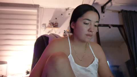 emma_johnson_ online show from 12/10/24, 04:24