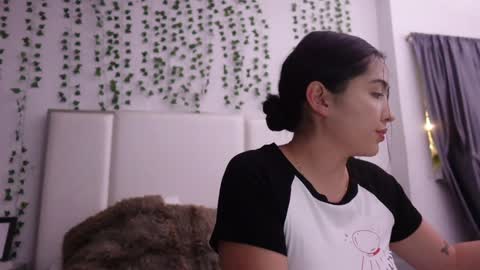 Snapshot of emma_johnson_ chatting on 02/17/26, 02:08 emma_johnson_ online show from 02/17/26, 02:08