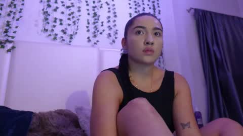 emma_johnson_ online show from 04/28/26, 02:10