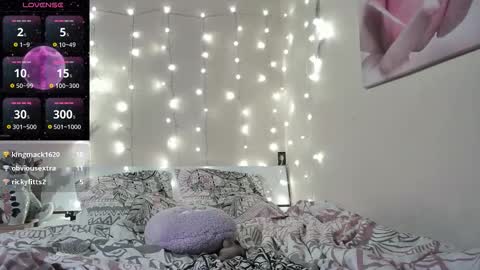 Snapshot of emma_just chatting on 10/30/25, 07:14 emma_just online show from 10/30/25, 07:14