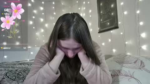 Snapshot of emma_just chatting on 05/16/26, 10:41 emma_just online show from 05/16/26, 10:41