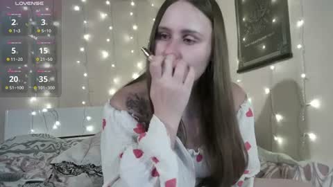 Snapshot of emma_just chatting on 06/19/26, 07:17 emma_just online show from 06/19/26, 07:17