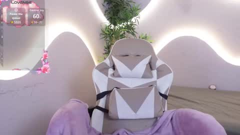 Emma online show from 11/20/25, 05:51