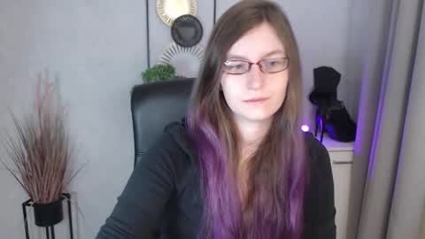 emma online show from 11/19/25, 06:46