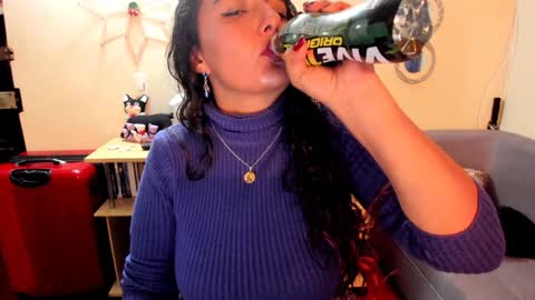 Snapshot of emma_luxy chatting on 01/13/25, 04:50  emma luxy online show from 01/13/25, 04:50