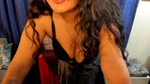 Snapshot of emma_luxy chatting on 02/05/25, 08:43  emma luxy online show from 02/05/25, 08:43