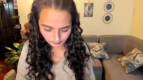 Snapshot of emma_luxy chatting on 02/21/25, 04:18  emma luxy online show from 02/21/25, 04:18