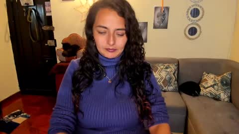 Snapshot of emma_luxy chatting on 03/04/25, 01:12  emma luxy online show from 03/04/25, 01:12