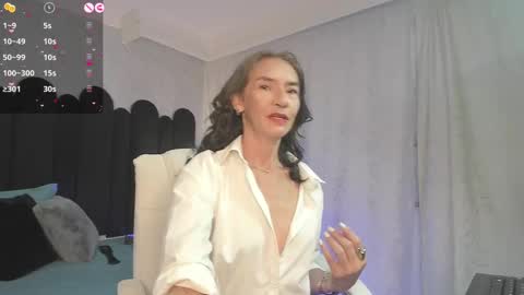 Snapshot of emma_mendoza chatting on 02/07/25, 12:17 Emma online show from 02/07/25, 12:17