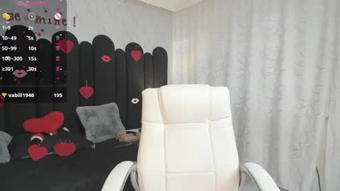 Snapshot of emma_mendoza chatting on 02/11/25, 03:18 Emma online show from 02/11/25, 03:18