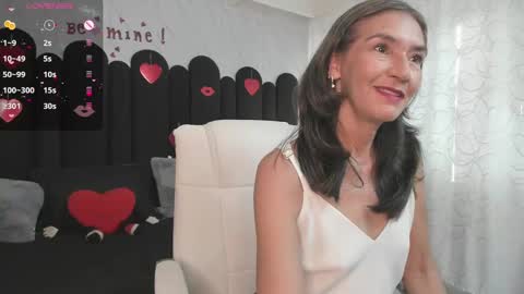 Snapshot of emma_mendoza chatting on 02/13/25, 12:21 Emma online show from 02/13/25, 12:21