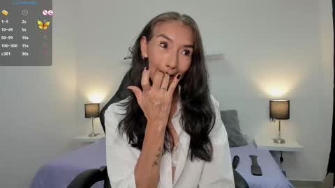 Snapshot of emma_mendoza chatting on 11/13/25, 12:04 Emma online show from 11/13/25, 12:04