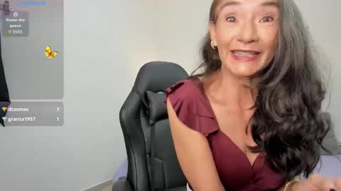 Snapshot of emma_mendoza chatting on 11/15/25, 12:13 Emma online show from 11/15/25, 12:13