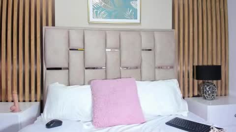 Snapshot of emma_millers__ chatting on 03/11/26, 11:27 Emma online show from 03/11/26, 11:27