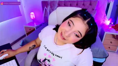 Emma Monserratt online show from 10/15/25, 07:47