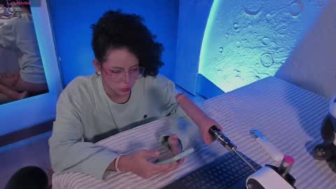     online show from 02/06/25, 10:04