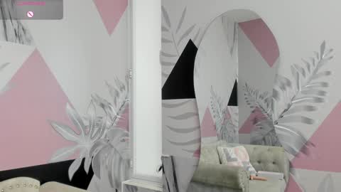 Snapshot of emma_petite4u chatting on 01/18/25, 06:53 Emma online show from 01/18/25, 06:53