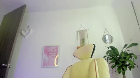 Snapshot of emma_rinaldi_ chatting on 04/03/26, 03:43 Emma online show from 04/03/26, 03:43