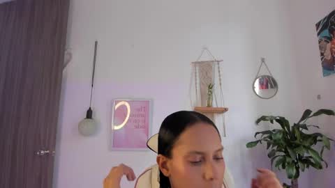 Emma online show from 04/06/26, 06:20