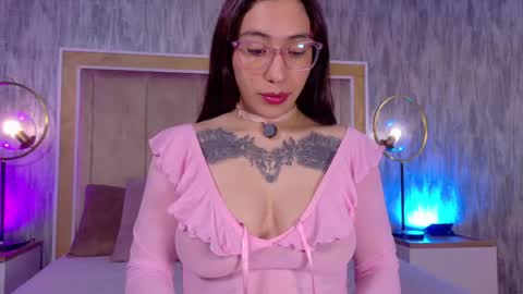 Snapshot of emma_rouse69 chatting on 04/18/26, 03:43 Emma Rouse Independent Model online show from 04/18/26, 03:43