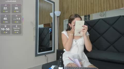 Snapshot of emma_rousz chatting on 09/20/25, 03:40 emma online show from 09/20/25, 03:40