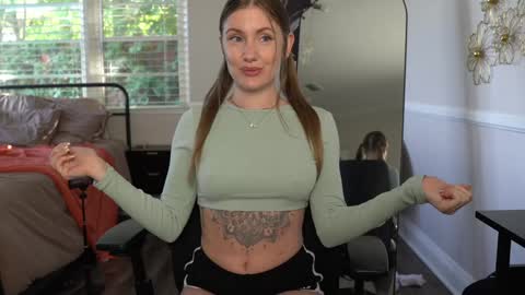 Snapshot of emma_ruby chatting on 02/07/26, 06:00 Emma Ruby online show from 02/07/26, 06:00