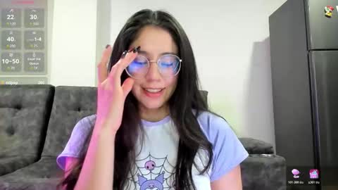 Snapshot of emma_sandovaal chatting on 10/29/25, 02:58 Emma online show from 10/29/25, 02:58