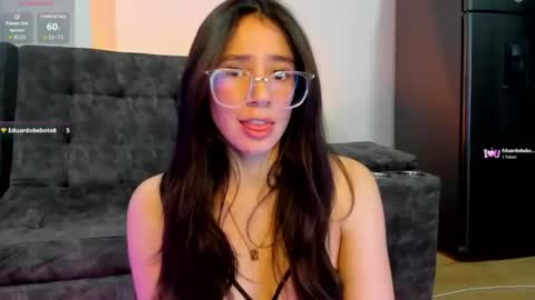 Snapshot of emma_sandovaal chatting on 07/08/26, 06:51 Emma online show from 07/08/26, 06:51