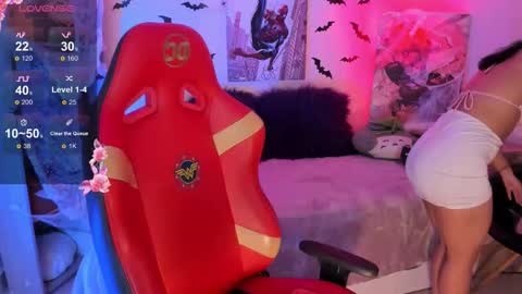 EMMA  online show from 10/28/25, 07:05