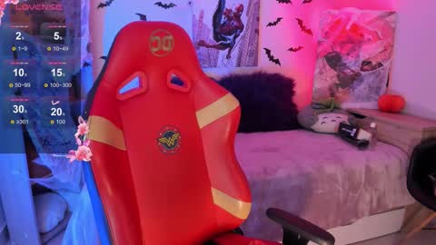 EMMA  online show from 10/28/25, 07:05