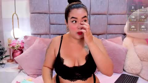 Snapshot of emma_stoonne chatting on 11/26/25, 05:03 Emma online show from 11/26/25, 05:03