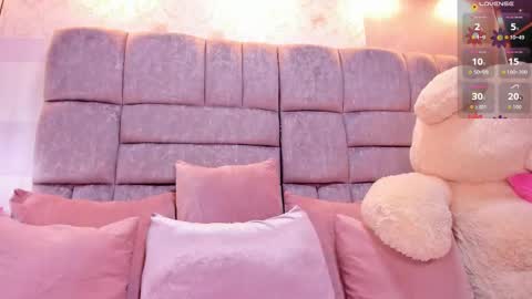 Snapshot of emma_stoonne chatting on 11/28/25, 04:53 Emma online show from 11/28/25, 04:53