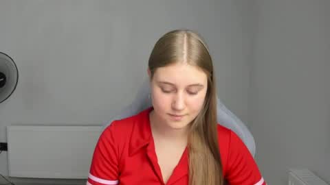 Snapshot of emma_sweettyy chatting on 07/21/26, 11:56 Emma online show from 07/21/26, 11:56