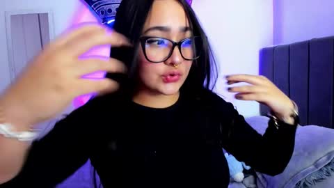 Snapshot of emma_timli1 chatting on 03/04/26, 01:11 Emma online show from 03/04/26, 01:11