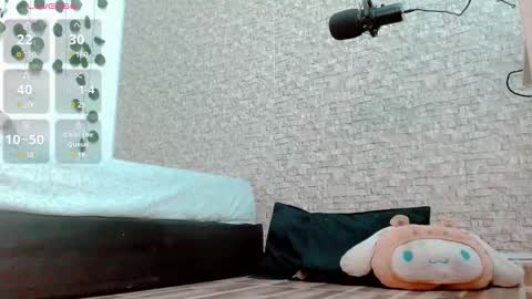 Snapshot of emma_unu chatting on 01/17/25, 02:50 Emma online show from 01/17/25, 02:50