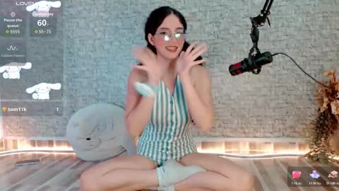 Snapshot of emma_unu chatting on 01/17/26, 03:00 Emma online show from 01/17/26, 03:00