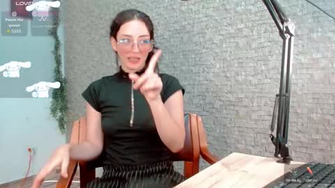 Snapshot of emma_unu chatting on 02/25/26, 02:43 Emma online show from 02/25/26, 02:43