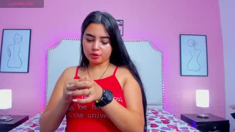 emma_whitee_ online show from 11/15/25, 12:56