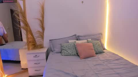 emma_woods__ online show from 11/28/25, 01:47