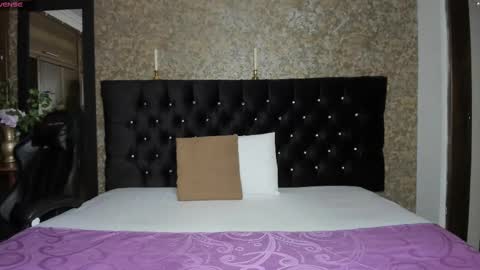 Emma online show from 03/11/25, 01:48