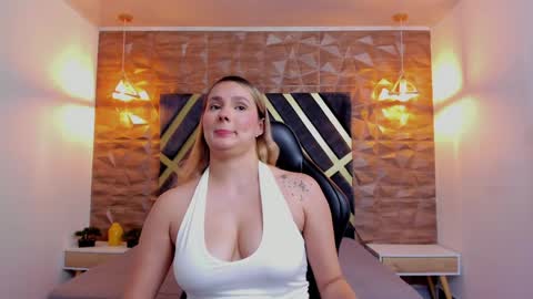 Snapshot of emmaa_white_ chatting on 04/01/26, 06:05 EMMA online show from 04/01/26, 06:05