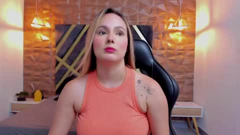 Snapshot of emmaa_white_ chatting on 04/11/26, 06:12 EMMA online show from 04/11/26, 06:12
