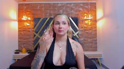 Snapshot of emmaa_white_ chatting on 05/02/26, 05:40 EMMA online show from 05/02/26, 05:40