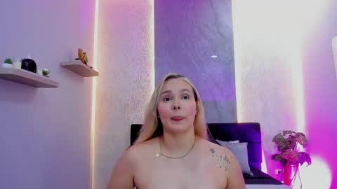 Snapshot of emmaa_white_ chatting on 05/23/26, 05:39 EMMA online show from 05/23/26, 05:39