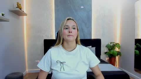 Snapshot of emmaa_white_ chatting on 05/25/26, 05:41 EMMA online show from 05/25/26, 05:41